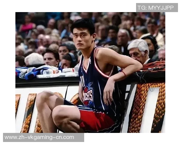 姚明现场投篮精彩瞬间回顾球迷热情高涨气氛火爆