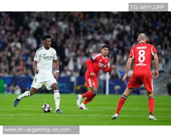 友谊赛精彩对决本菲卡与那不勒斯战成平局神扑瞬间引发全场热烈反响 友谊赛精彩对决本菲卡与那不勒斯战成平局神扑瞬间引发全场热烈反响