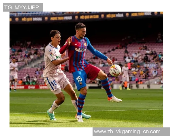 欧联杯精彩对决巴萨与尤文图斯战成平局神扑瞬间引发全场热议