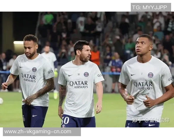 中超热战巴黎圣日耳曼以4比3逆转皇马引发转会风波全场沸腾