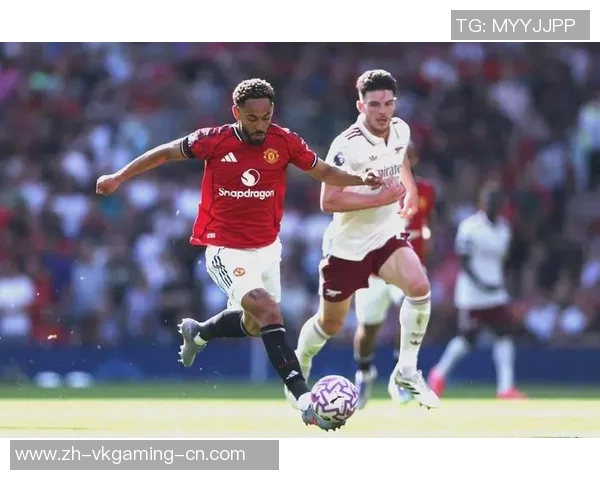 国王杯激战那不勒斯与曼联战平争议判罚引发全场热议